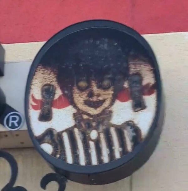 Creepy Finds (24 pics)