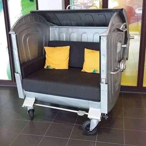 What Is Going On Here? (23 pics)