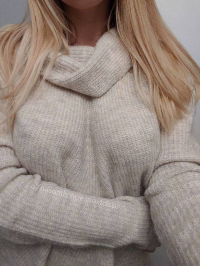 Braless Girls (45 pics)