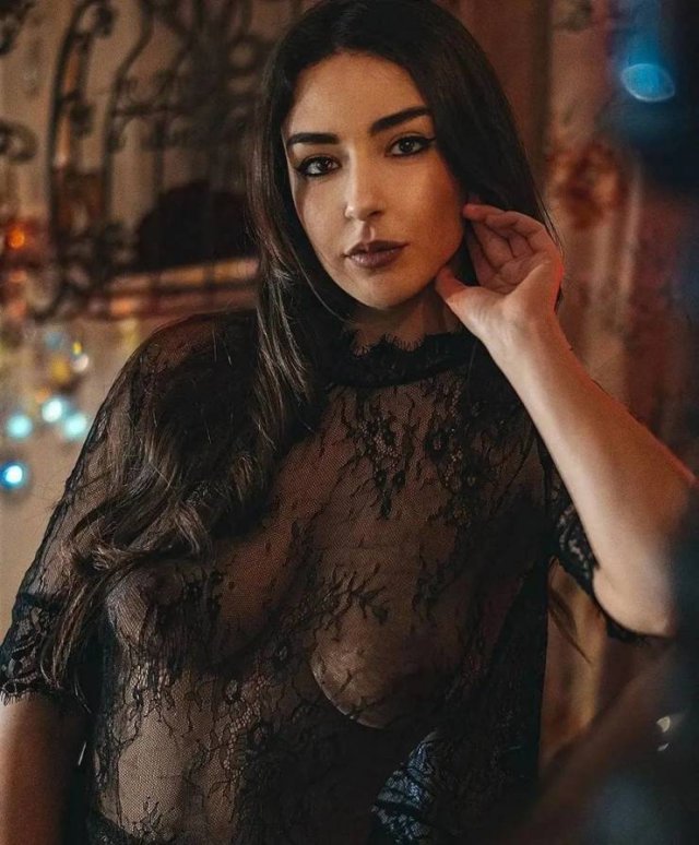 Braless Girls (45 pics)
