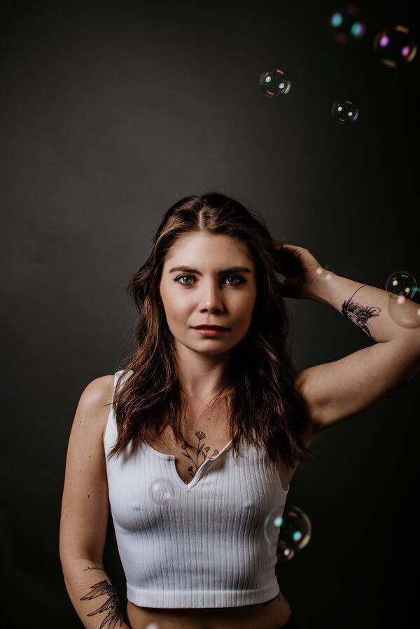 Braless Girls (45 pics)