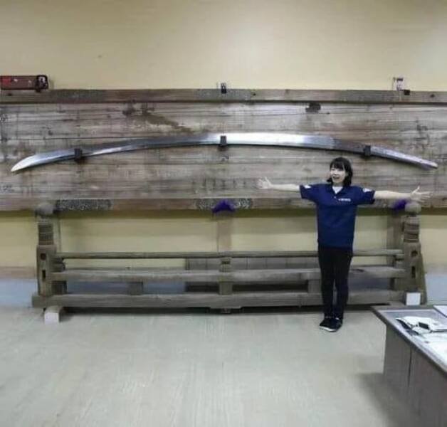 Giant Things (18 pics)