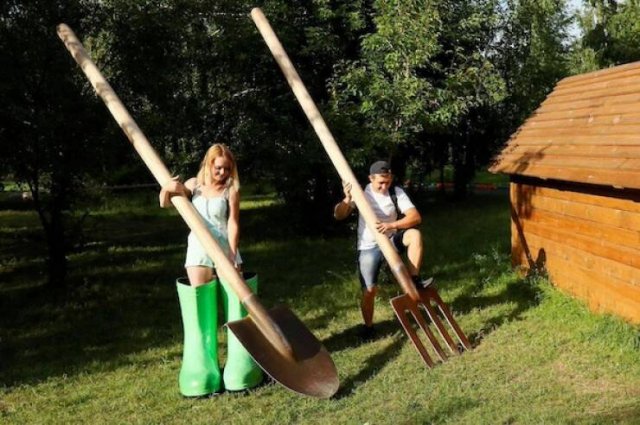 Giant Things (18 pics)