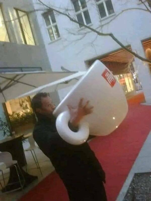 Giant Things (18 pics)