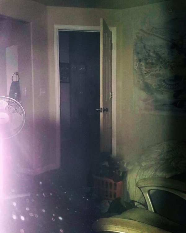 Creepy Photos (25 pics)