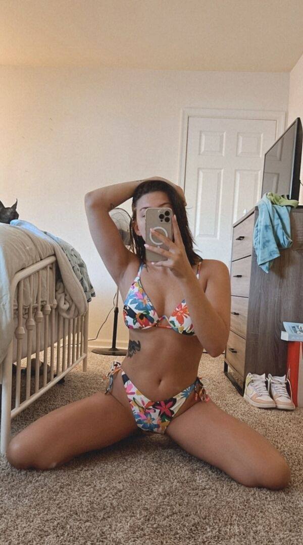 Selfie Girls (46 pics)