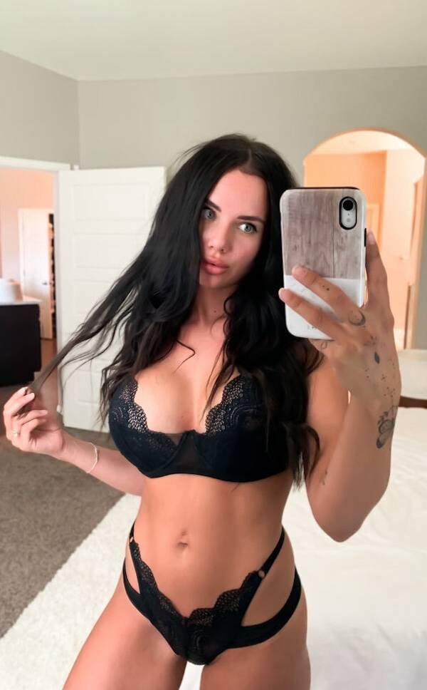 Selfie Girls (46 pics)