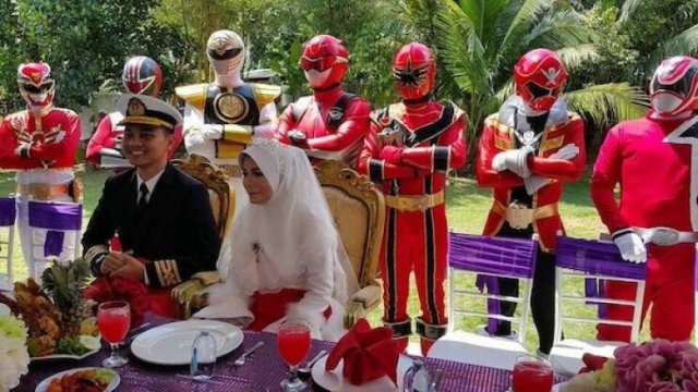 What Is Going On Here? (23 pics)