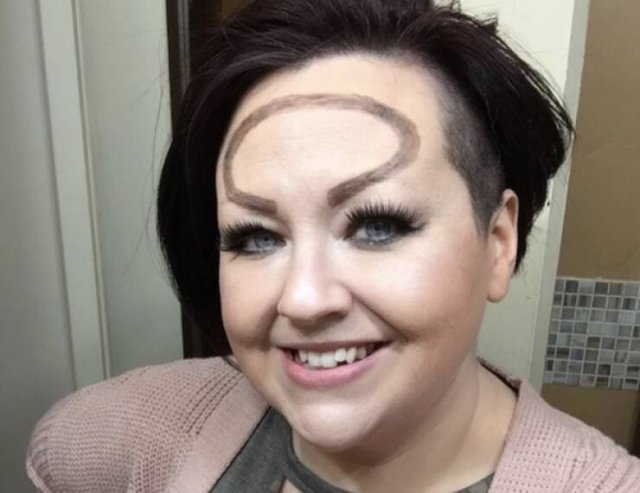 What Is Going On Here? (23 pics)