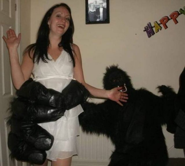 What Is Going On Here? (21 pics)