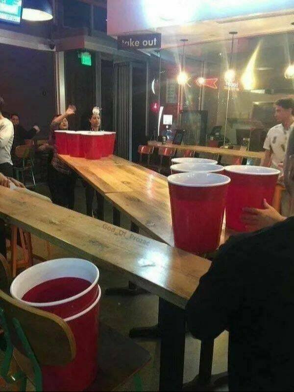 What Is Going On Here? (21 pics)
