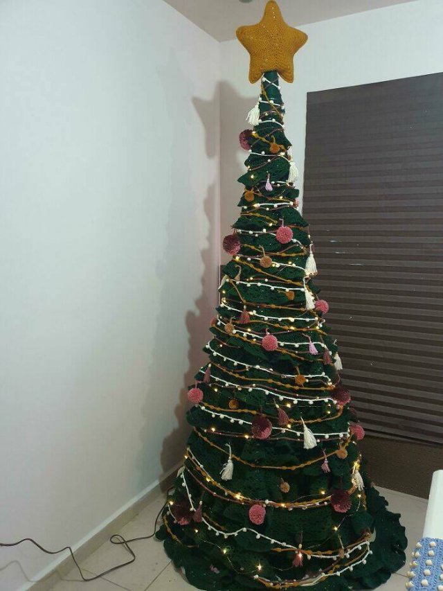 Creative Christmas Trees (25 pics)