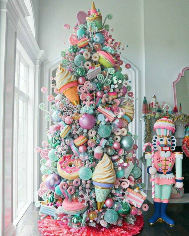 Creative Christmas Trees (25 pics)