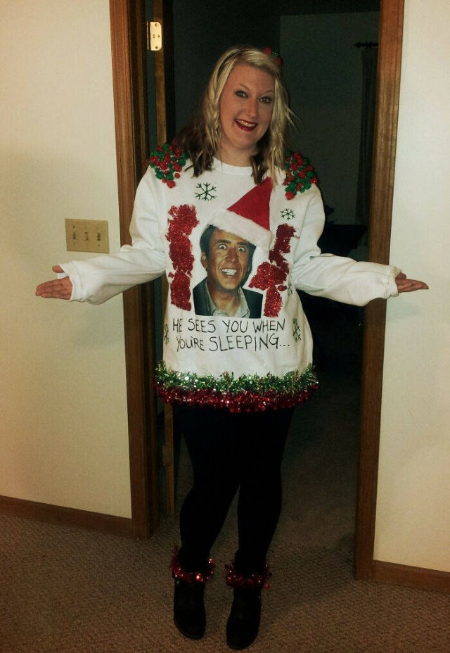 Odd Christmas Sweaters (22 pics)