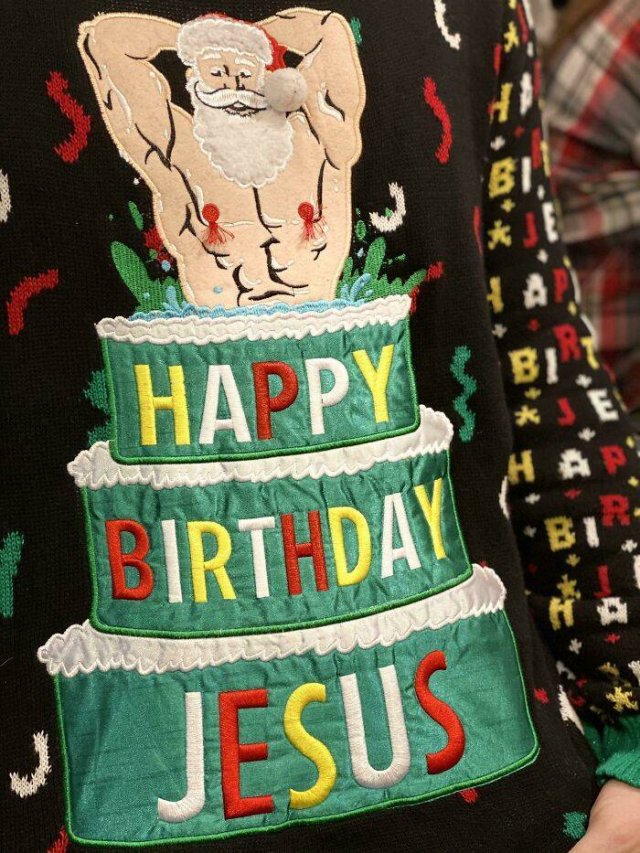 Odd Christmas Sweaters (22 pics)