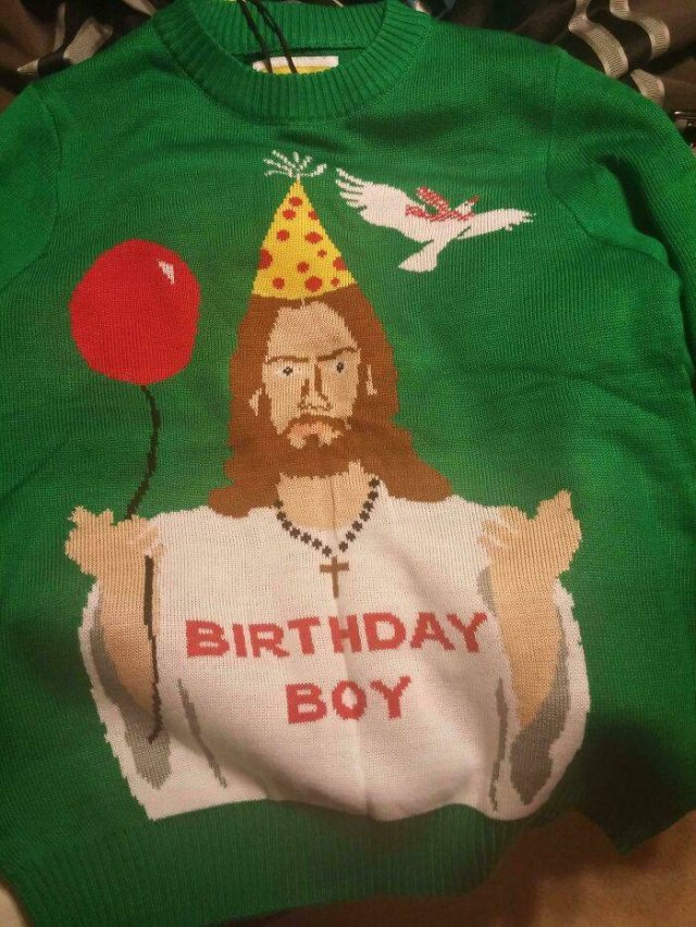 Odd Christmas Sweaters (22 pics)