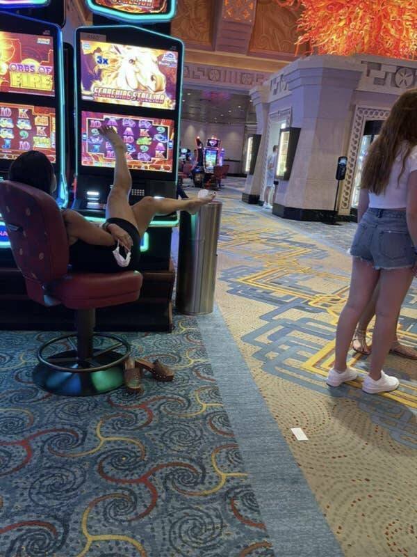 Horrible Habits And Behaviors Of People (23 pics)