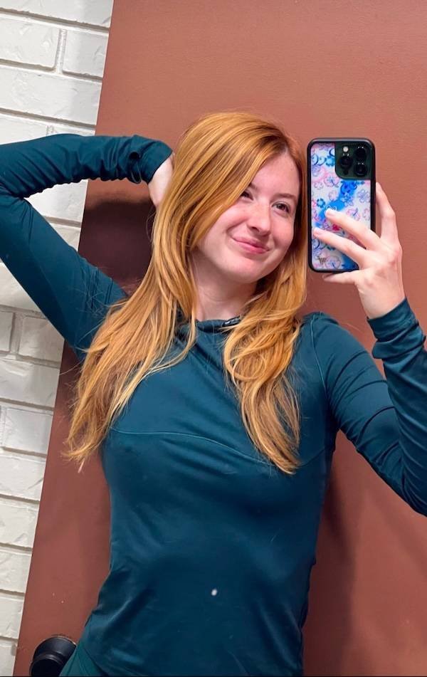 Braless Girls (41 pics)