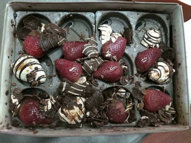 Hilariously And Failed Gifts (24 pics)