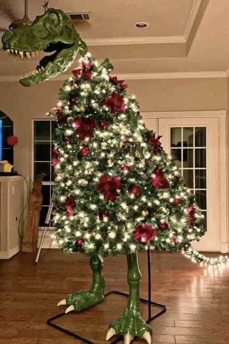Creative Christmas Decorations (16 pics)