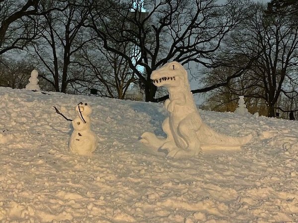 Funny And Unusual Snowmen (25 pics)