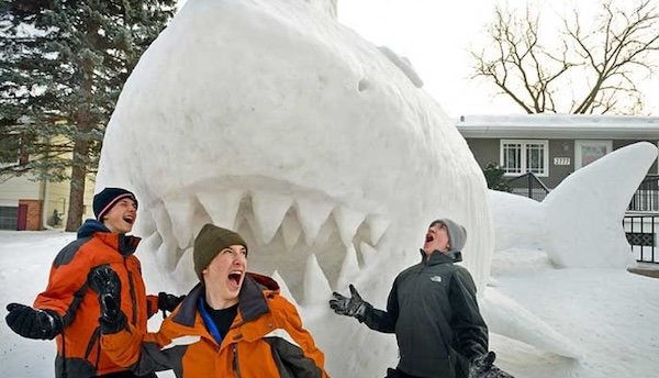 Funny And Unusual Snowmen (25 pics)