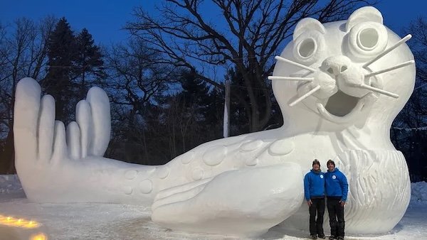 Funny And Unusual Snowmen (25 pics)