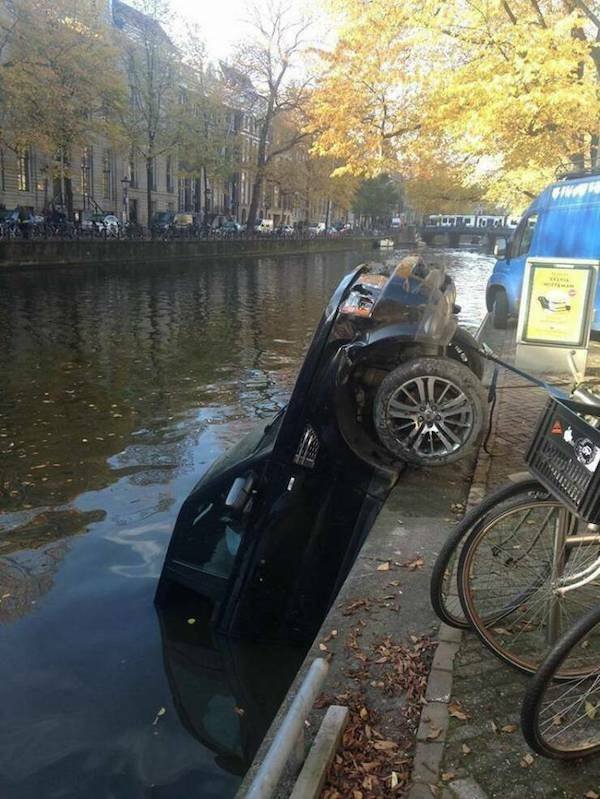 Ridiculous Car Accidents (15 pics)