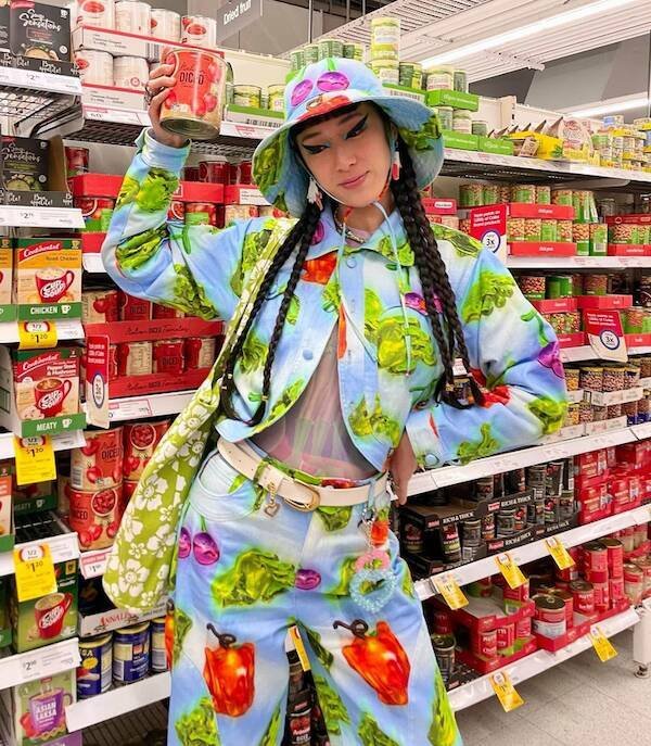 Strange Clothes (17 pics)
