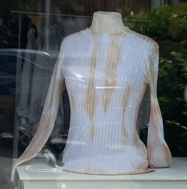 Strange Clothes (17 pics)