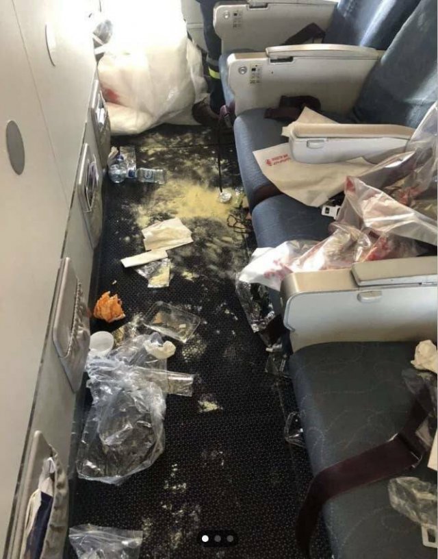 Horrible Passengers (22 pics)