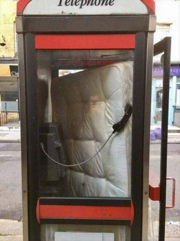 What Is Going On Here? (24 pics)