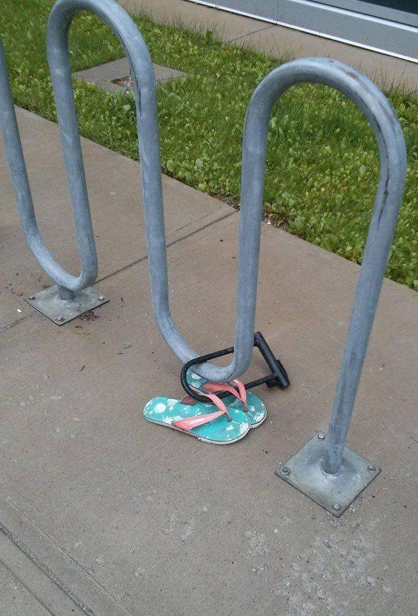 What Is Going On Here? (24 pics)