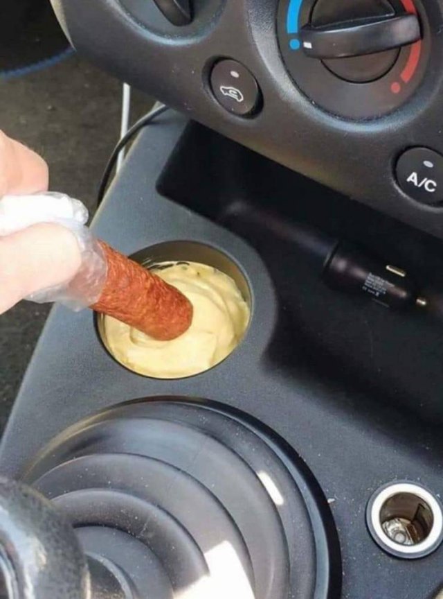 What Is Going On Here? (24 pics)