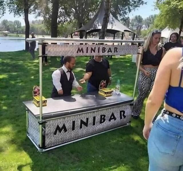 What Is Going On Here? (28 pics)
