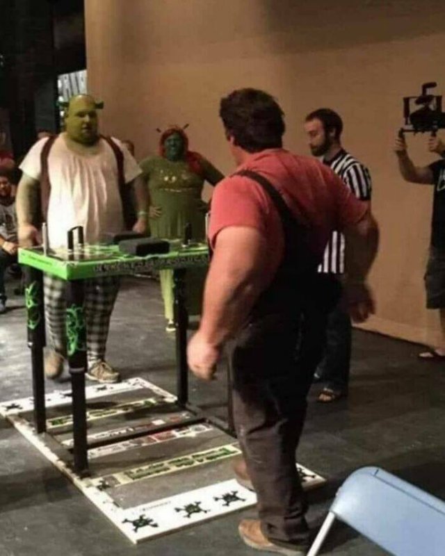 What Is Going On Here? (28 pics)