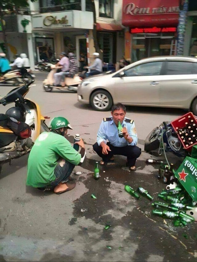 What Is Going On Here? (28 pics)