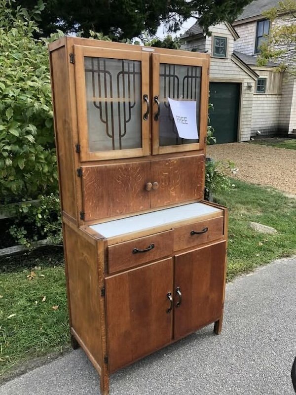 Cool Sidewalk And Thrift Shops Finds (28 pics)