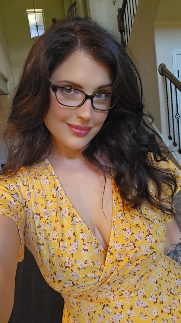 Girls In Glasses (28 pics)