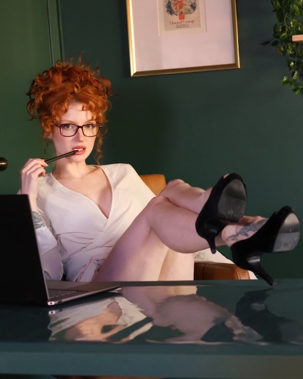 Girls In Glasses (28 pics)