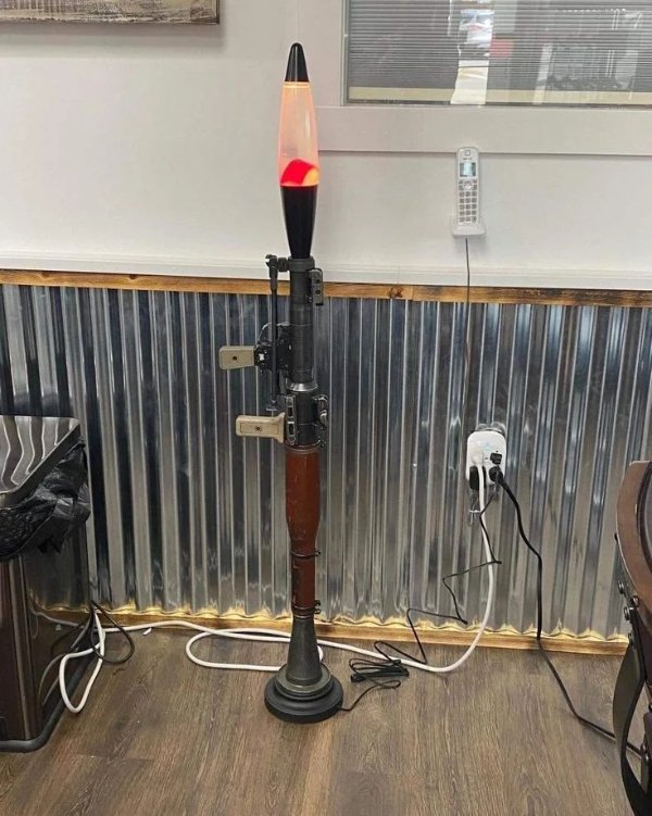 What Is Going On Here? (29 pics)