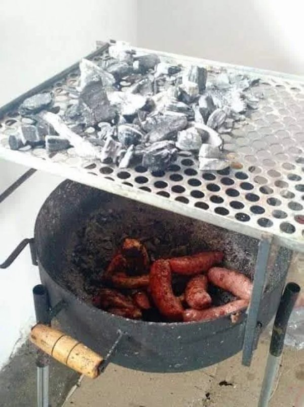 What Is Going On Here? (29 pics)