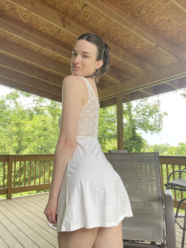 Girls In Sundresses (28 pics)