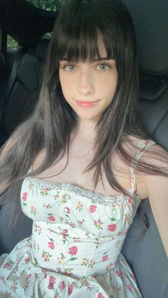 Girls In Sundresses (28 pics)
