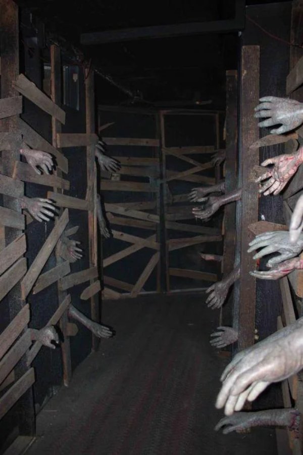 Creepy Photos (21 pics)