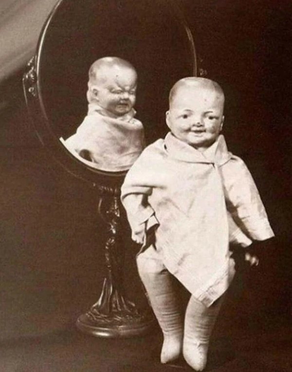 Creepy Photos (21 pics)