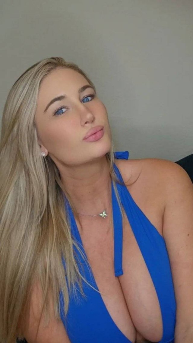 Hot Blondes (33 pics)