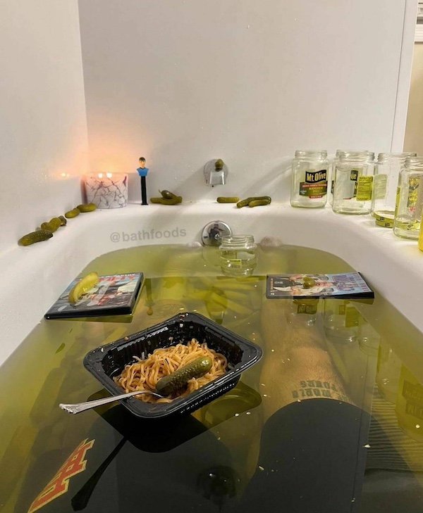 What Is Going On Here? (37 pics)