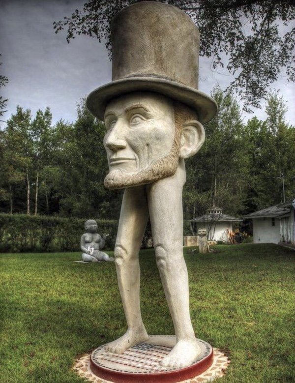 What Is Going On Here? (37 pics)