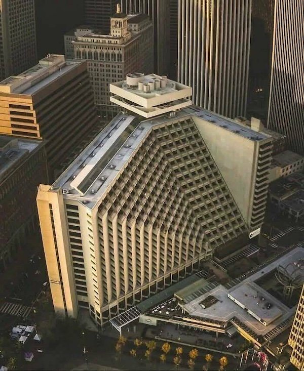 What Is Going On Here? (37 pics)
